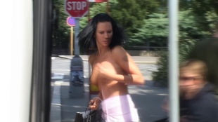 4. Download full pics of 意料之外的启示——一场她未曾计划的公开表演 from czechjacker.com