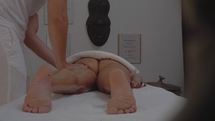 5. Download full pics of Massagem gratuita se transforma em sessão de sexo selvagem from czechmassage.com