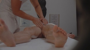 7. Download full pics of 纯真金发女郎在按摩室蜕变成淫荡尤物 from czechmassage.com