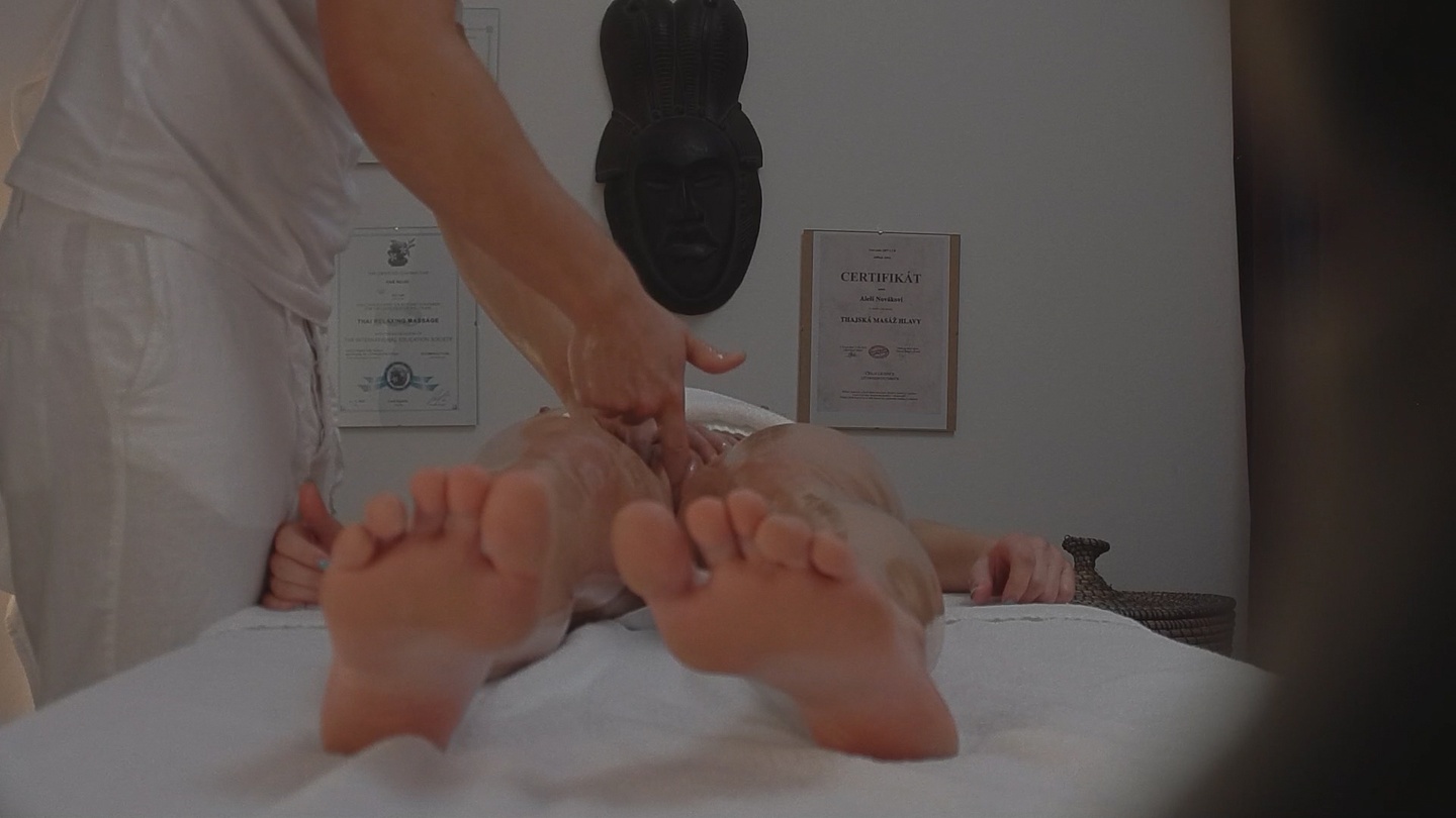 Blonde Beauty’s Pussy Gets the Ultimate Treatment