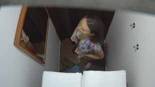 2. Download full pics of 黑发尤物像个老手般吞吐按摩师的肉棒 from czechmassage.com