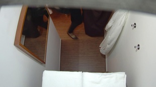 12. Download full pics of Gift MILF onanerer sin massør som en professionel from czechmassage.com