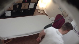 1. Download full pics of 金发模特骑乘阳具，享受每一秒 from czechmassage.com