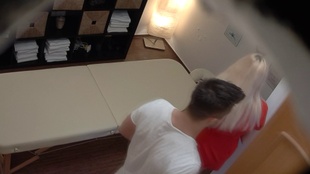 1. Download full pics of 金髪のビッチがチンポをチャンピオン級に咥える from czechmassage.com