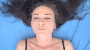 3. Download full pics of Essa garota sabe como se divertir from czechorgasm.com