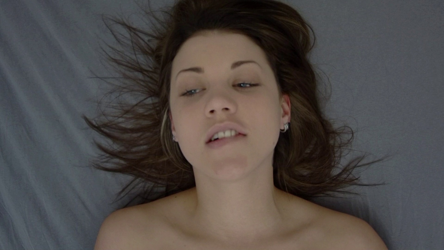 MILF’s Backdoor Delight – Loves That Bum Stuffing!