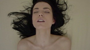 3. Download full pics of Ninfómana morena cabreada y excitada: areolas grandes, apetito aún mayor from czechorgasm.com