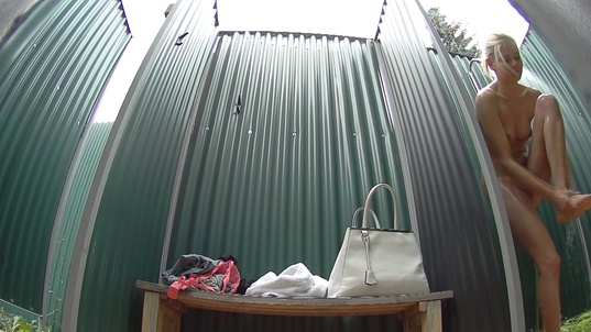 4. Download full pics of Top Model in a Shower from czechpool.com