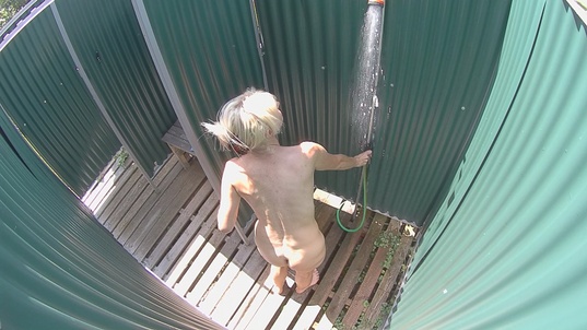 4. Download full pics of Busty Wife from czechpool.com