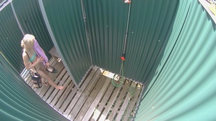 1. Download full pics of Blonde avec une chatte parfaite from czechpool.com