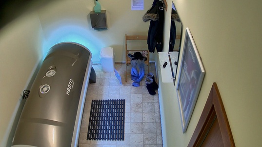 6. Download full pics of Shaved Pussy Spreads Wide in Solarium from czechsolarium.com