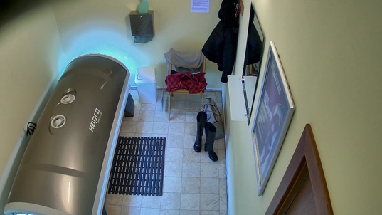 4. Download full pics of Dark-Haired Babe Lets It All Hang Out, Totally Clueless from czechsolarium.com