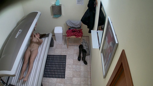 6. Download full pics of Dark-Haired Babe Lets It All Hang Out, Totally Clueless from czechsolarium.com