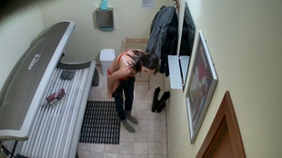 1. Download full pics of MILF Shows Off Her Mature Pussy in Solarium from czechsolarium.com