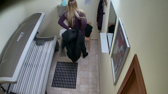 1. Download full pics of Blonde with Shaved Pussy in Solarium from czechsolarium.com