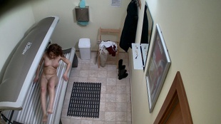 3. Download full pics of 丰满棕发女郎炫耀她的大胸脯 from czechsolarium.com