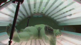 4. Download full pics of Hot MILF Shows Off Her Body in Solarium from czechsolarium.com