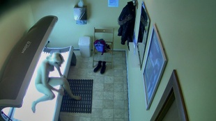 6. Download full pics of Superb Pussy Spread Wide in Solarium from czechsolarium.com