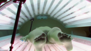 4. Download full pics of Tmavovlasá kočka ukazuje další kundičku from czechsolarium.com