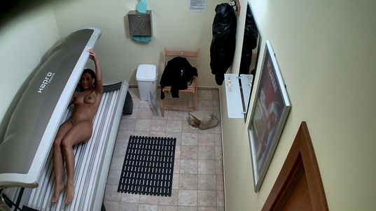 3. Download full pics of Sweet Ass on Display in Solarium from czechsolarium.com