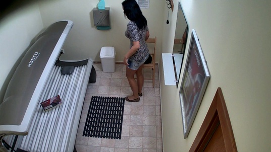 1. Download full pics of Brunette Slut Wants to Fuck in Solarium from czechsolarium.com