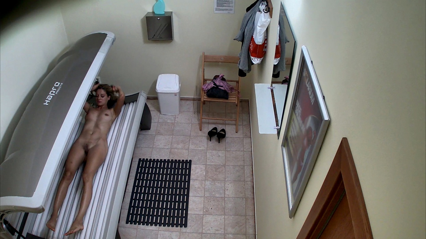 Czech Beauty Strips Down for a Full Show