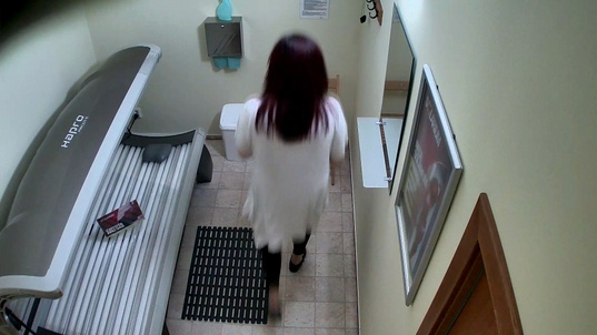 1. Download full pics of Hairy MILF Shows Off Her Bush in Solarium from czechsolarium.com