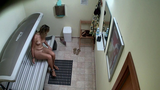 3. Download full pics of Amazing Ass Flashes for Solarium Cameras from czechsolarium.com