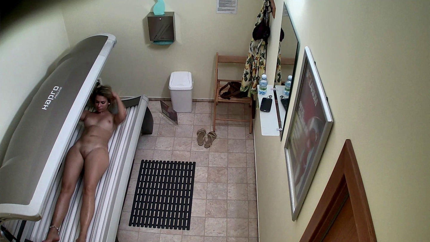 Amazing Ass Flashes for Solarium Cameras