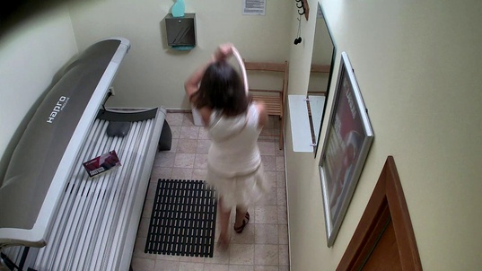 1. Download full pics of Brunette Sensation Gets Wild in Solarium from czechsolarium.com