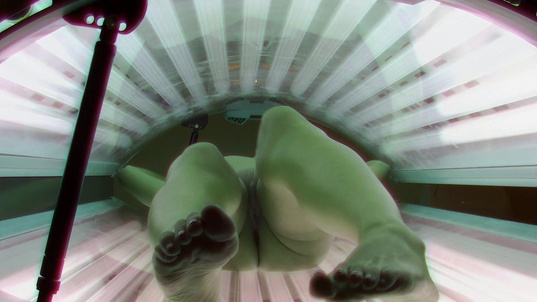 4. Download full pics of Stunning MILF’s Solarium Delight from czechsolarium.com