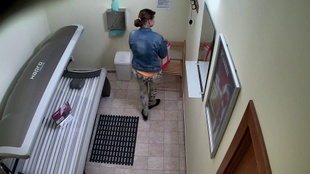 1. Download full pics of Festa no solário da morena from czechsolarium.com