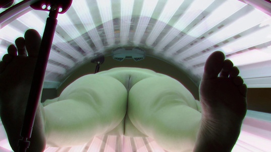 3. Download full pics of Cute MILF Makes Solarium Her Stage from czechsolarium.com