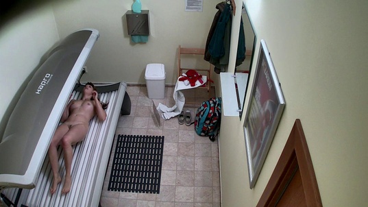 3. Download full pics of Redhead’s Fiery Solarium Performance from czechsolarium.com