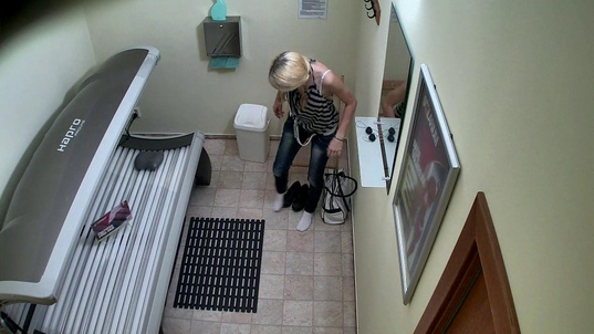 1. Download full pics of Teen in the Solarium from czechsolarium.com