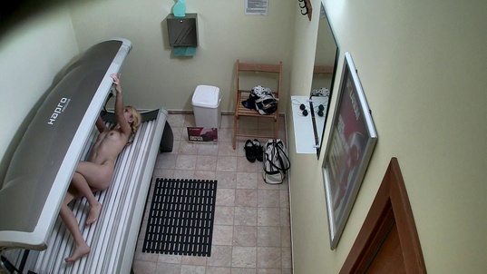 3. Download full pics of Teen in the Solarium from czechsolarium.com