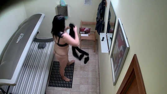 2. Download full pics of Busty MILF Gets Steamy in Solarium from czechsolarium.com