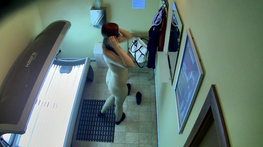 3. Download full pics of Brunette's Wild Solarium Adventure from czechsolarium.com