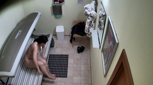 6. Download full pics of Velká prsa MILF v centru pozornosti from czechsolarium.com