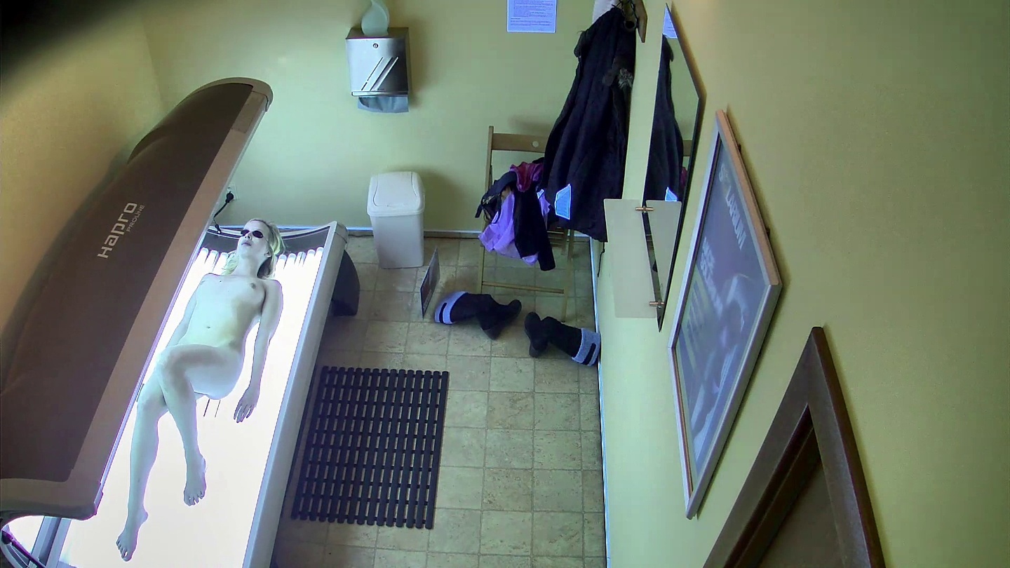 Blonde’s Solarium Journey Continues