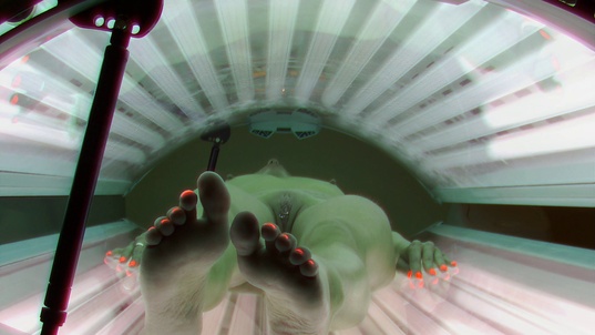 4. Download full pics of Slim Blonde’s Sensational Show from czechsolarium.com