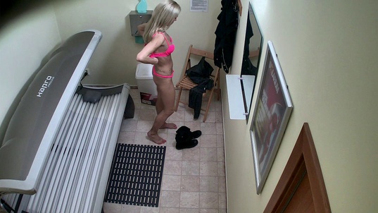 6. Download full pics of Slim Blonde’s Sensational Show from czechsolarium.com