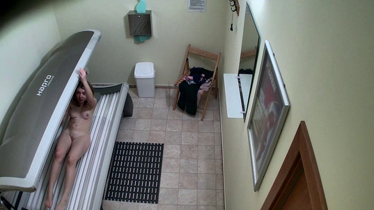 3. Download full pics of Student’s Hot Solarium Exploration from czechsolarium.com