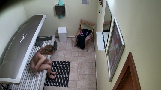 6. Download full pics of Student’s Hot Solarium Exploration from czechsolarium.com