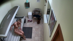 4. Download full pics of O show sedutor da professora bonita no solário from czechsolarium.com