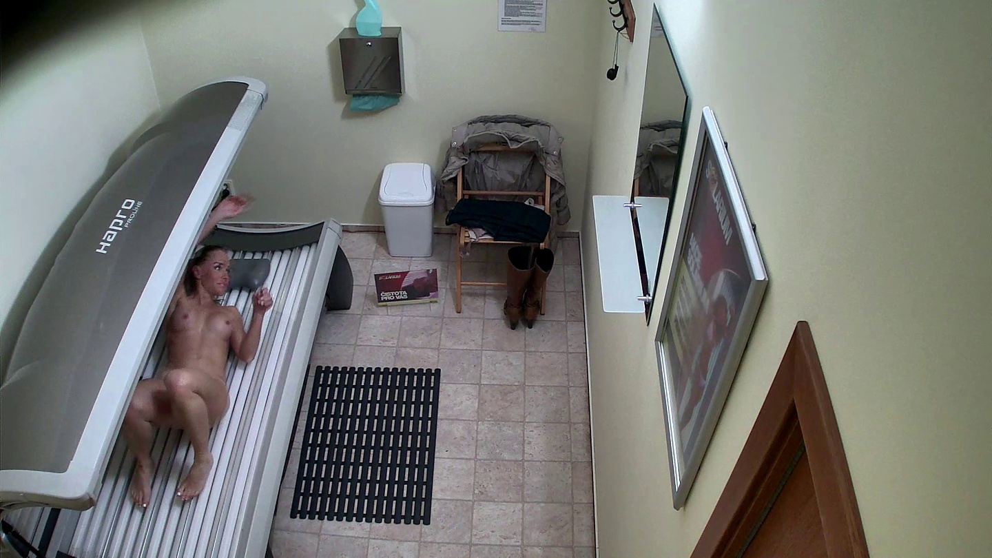 O show sedutor da professora bonita no solário