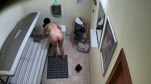 6. Download full pics of Mørkhårede prinsesses sensationelle optræden from czechsolarium.com