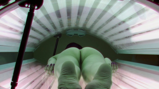 4. Download full pics of 18-YO Pussycat Takes the Stage from czechsolarium.com