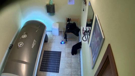 5. Download full pics of 18-YO Pussycat Takes the Stage from czechsolarium.com