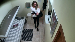 1. Download full pics of Model Unknowingly Gets Raided from czechsolarium.com